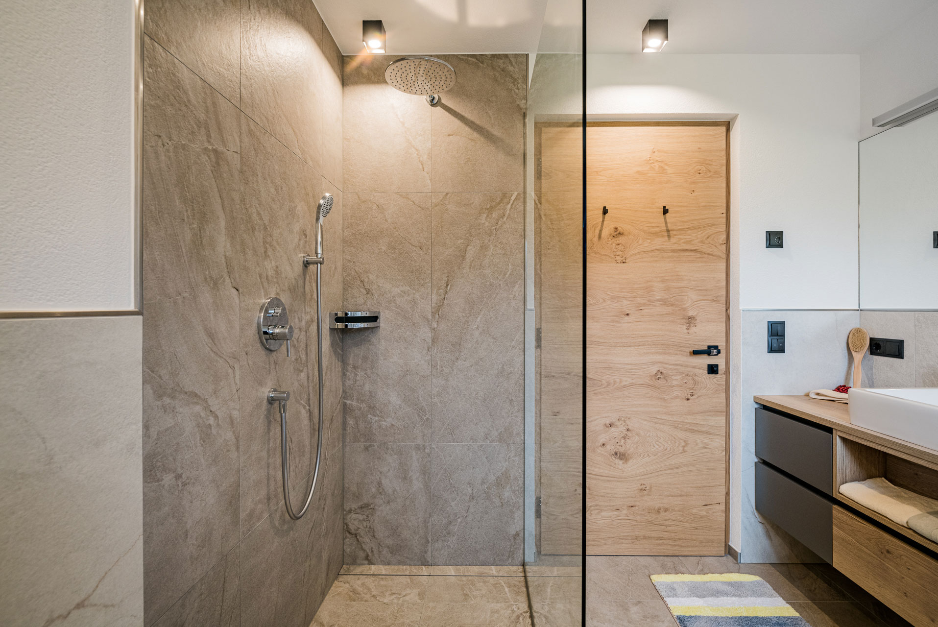 Apartment 1 - Shower