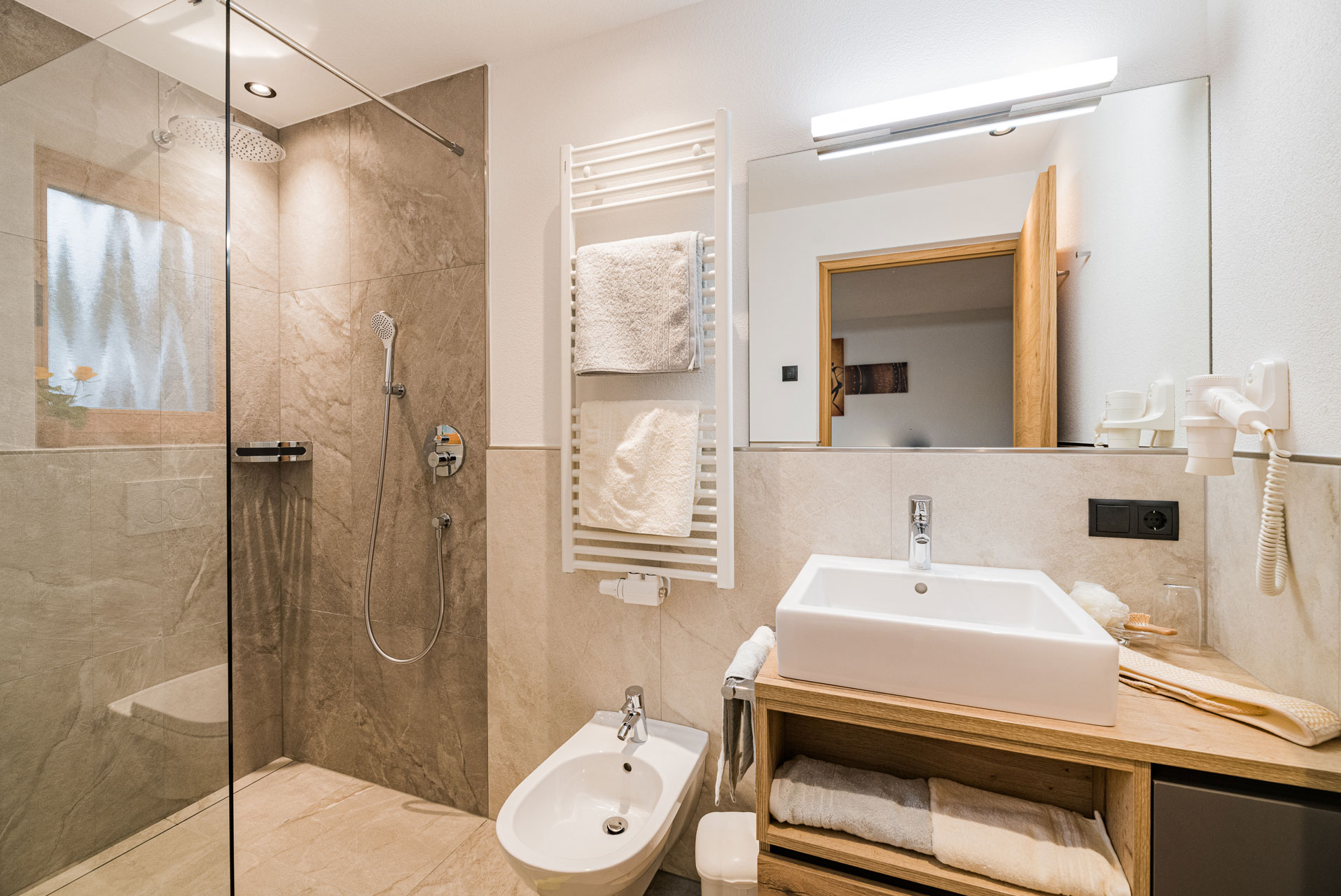 Apartment 4 - Bathroom