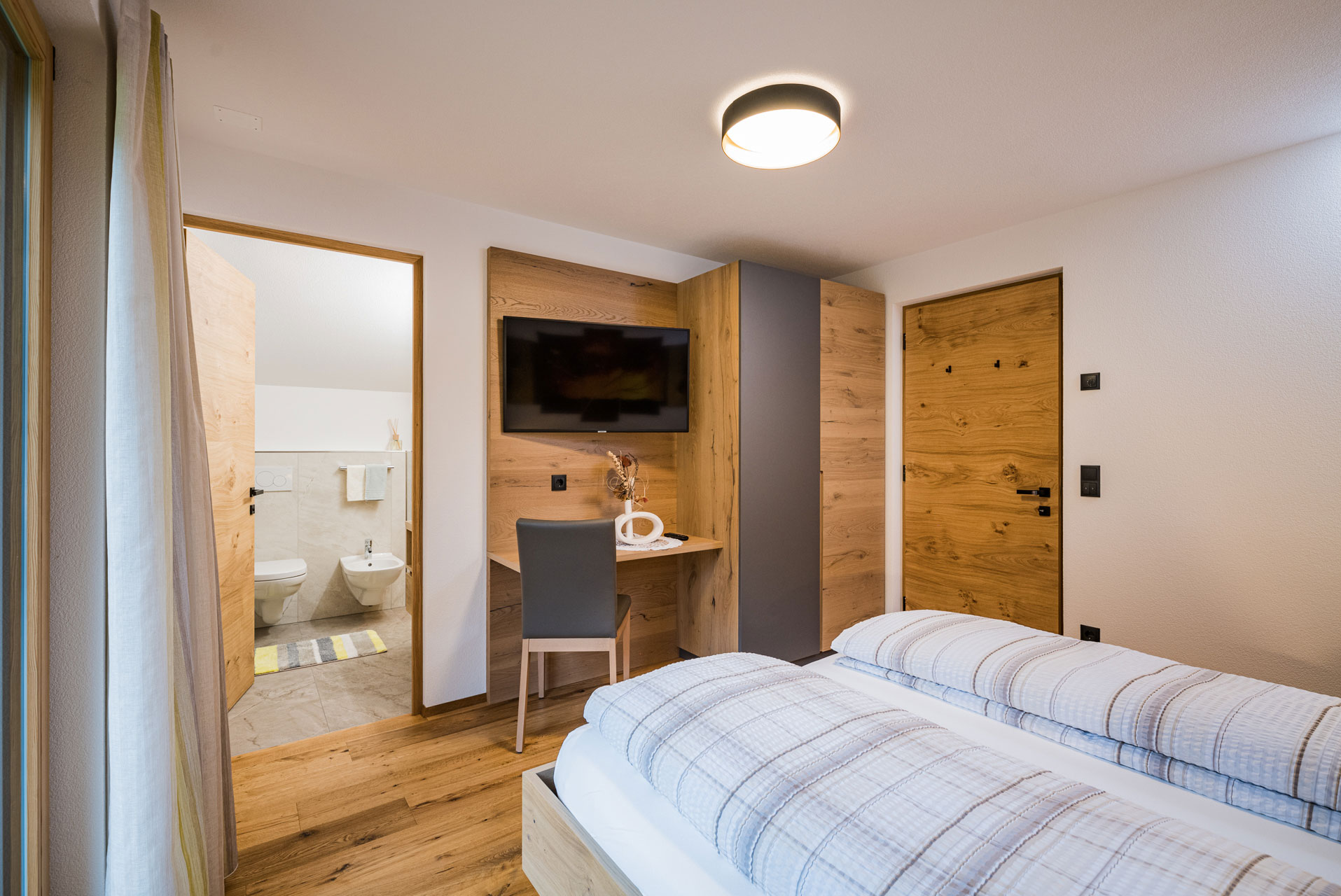 Apartment 5 - Bedroom